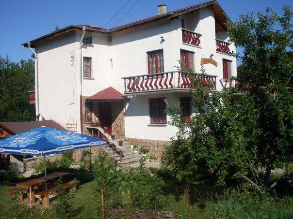 Veselata Guest House Dolna Banya Exterior foto