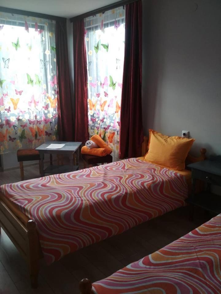 Veselata Guest House Dolna Banya Exterior foto